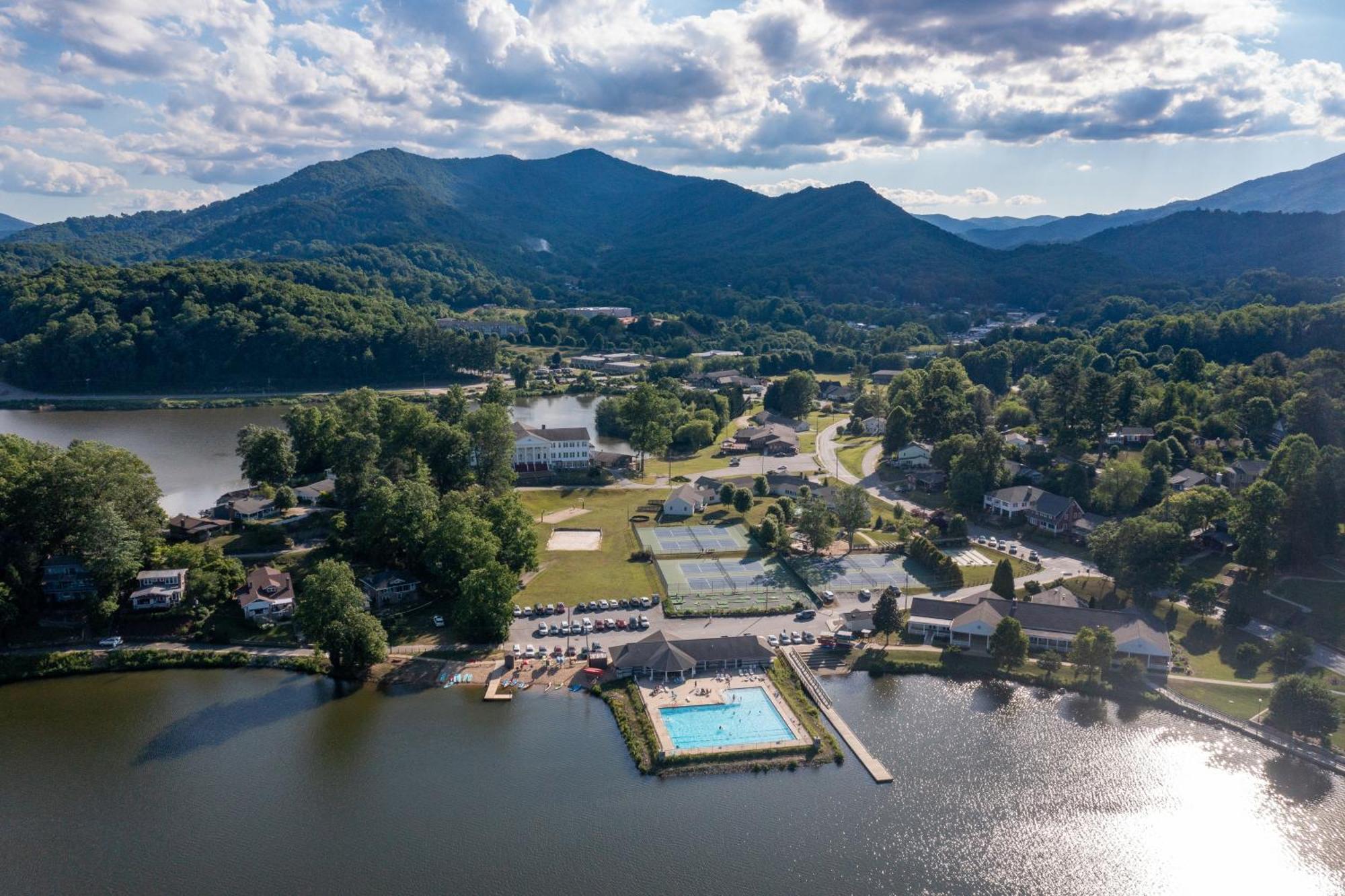 English Roses Lake Junaluska Экстерьер фото